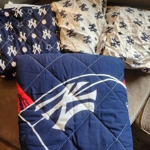 NY Yankee Crib Set